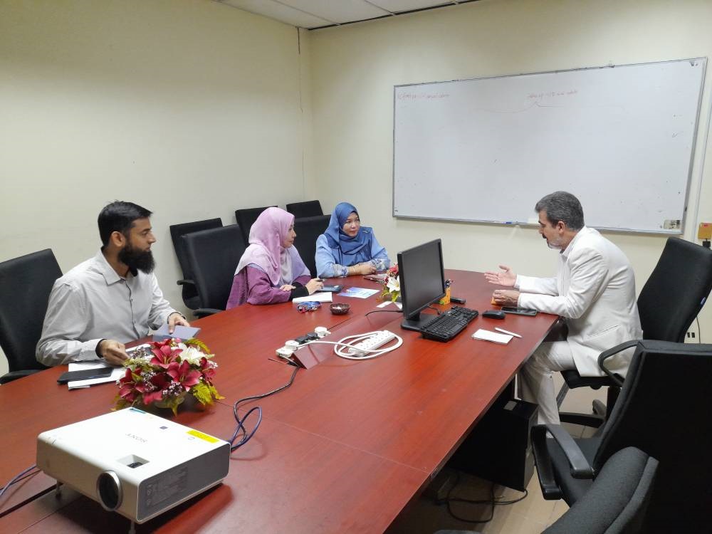 دیدار رئیس پژوهشكده بیمه با معاون دانشكده اقتصاد و مدیریت دانشگاه بین‌المللی اسلامی مالزی